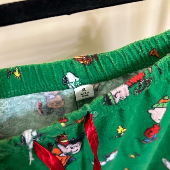 Peanuts/Snoopy Pajamas - Picture 3 of 9